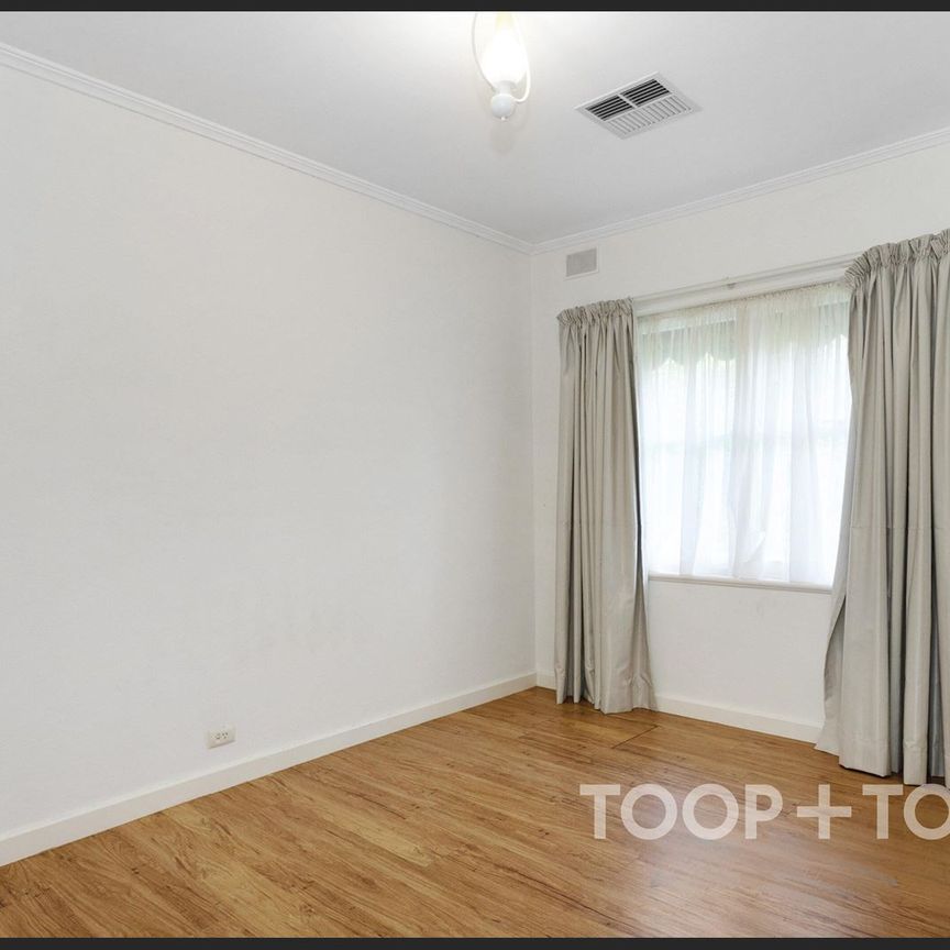 Ideally Located Home! - Photo 1