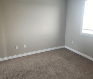 Two Bedroom + Loft - Photo 2