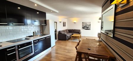 2 bedroom Flat To Let - Photo 3