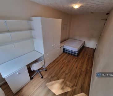 6 bedroom terraced house to rent - Photo 5