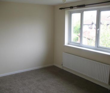 4 bedroom detached house to rent - Photo 2