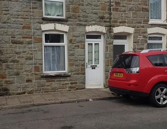 2 bedroom terraced house to rent - Photo 1