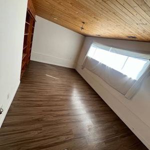 2 bedrooms and 1 bath Basement for rent - Photo 2