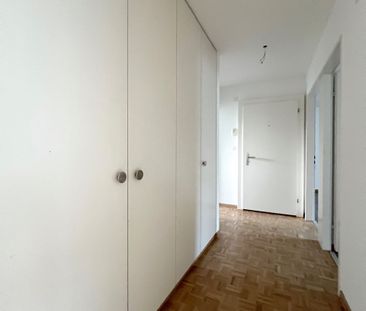 Situated in a sunny location with a seating area - Photo 1