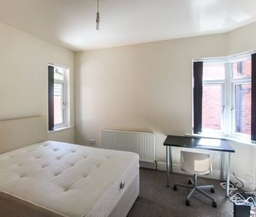 3 Bed - Ground & First Floor Flat, Winchester Avenue, West End, Lei... - Photo 1
