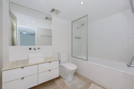 luxury Living in the Heart of Townsville - Photo 3