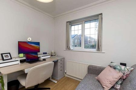 Fern Way, Horsham, RH12 - Photo 2