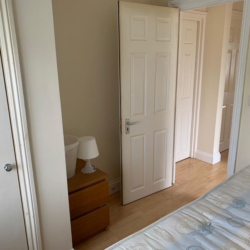 Worcester Park, KT4 (House Share) - Photo 1