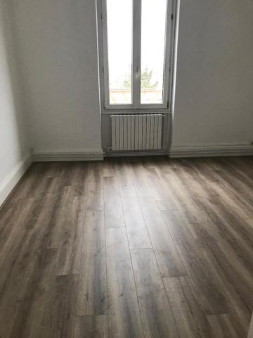 Location Appartement 4 pièces 79m² DECINES CHARPIEU 69150 - Photo 5