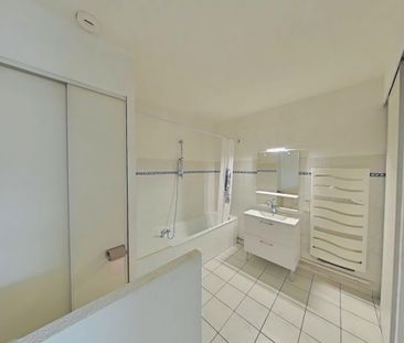 Location Appartement 3 pièces 73m² ROMANS SUR ISERE 26100 - Photo 4