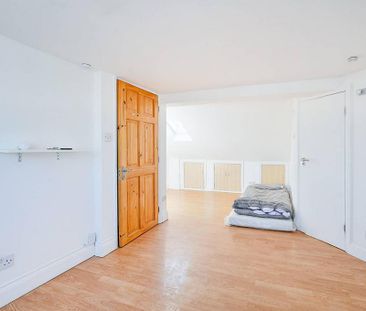3 bedroom flat to rent - Photo 3