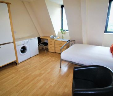 Studio to rent - Photo 1