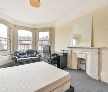 4 bedroom flat to rent - Photo 4