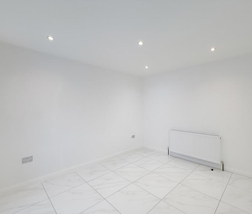 4 bedroom terraced house to rent - Photo 4