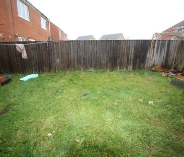 3 bedroom semi-detached house to rent - Photo 6