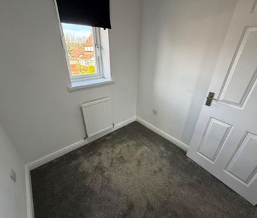 3 bedroom semi-detached house to rent - Photo 2