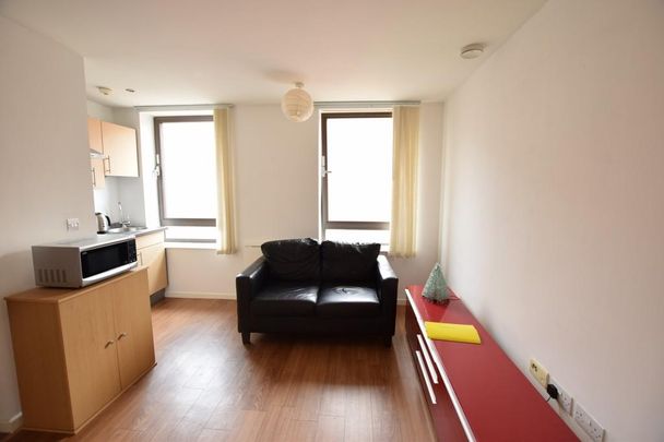 Studio to rent - Photo 1