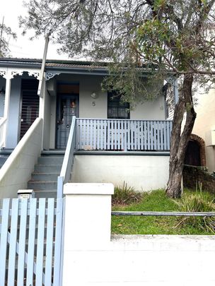 Rozelle - Photo 1