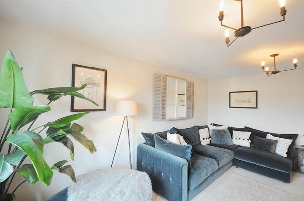 3 bedroom apartment to rent - Photo 1