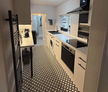 3 bedroom terraced house to rent - Photo 4