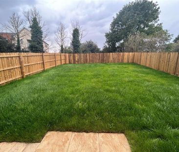 4 bedroom detached house to rent - Photo 4