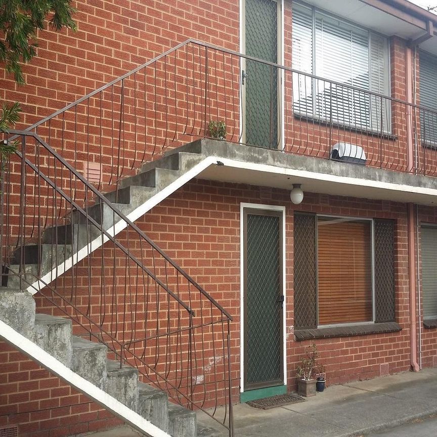 Renovated Ground Gloor Apartment - Photo 1