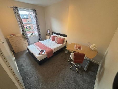 3 bedroom end of terrace house to rent - Photo 4