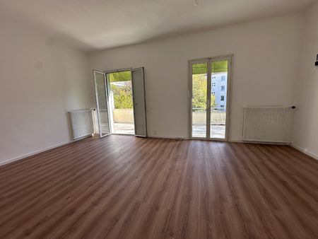 Location Appartement 4 pièces 121m² MONTPELLIER 34090 - Photo 2