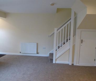 2 bedroom semi-detached house to rent - Photo 2