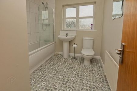 92 Main Street, Carrowdore, BT22 2HW - Photo 3