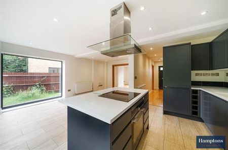 3 bedroom semi-detached house to rent - Photo 5