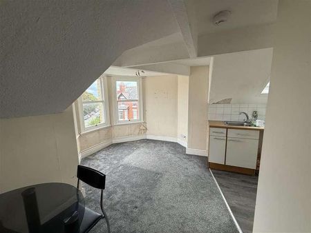 Station Road, Old Colwyn, LL29 - Photo 5