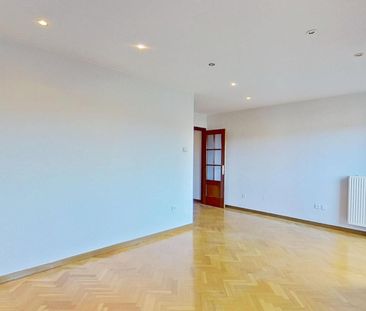 Dúplex de alquiler en Calle Alondra, Sevilla la Nueva - Photo 1