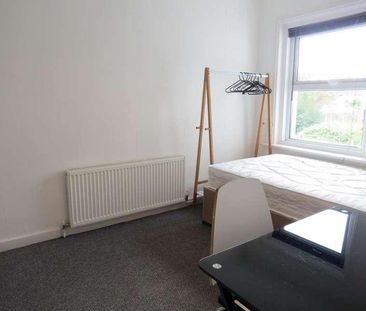 Bedroom Semi Detached House In Charminster, BH8 - Photo 4