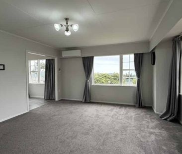 This well-presented 3-bedroom home is perfect for families - Photo 1