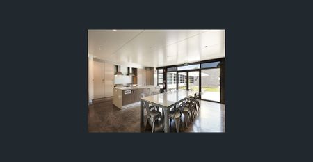 Private Room Accommodation- All Bills included* - Photo 3