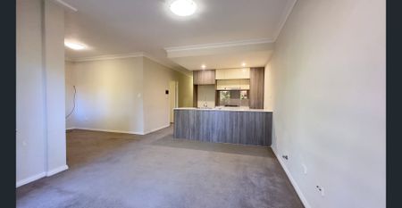 Great location and near new condition! - Photo 3