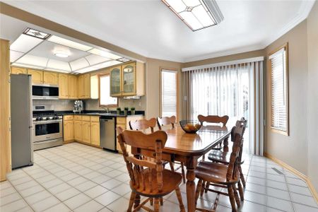 For Lease - 886 Wetherby Lane, Mississauga, Ontario - Photo 2