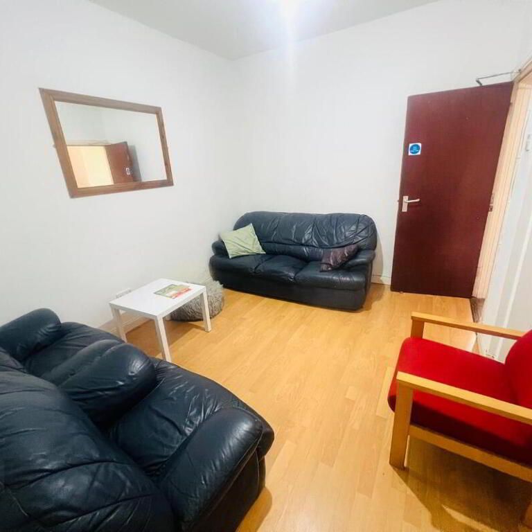 171 Dunluce Avenue, Belfast, BT9 7AX - Photo 1