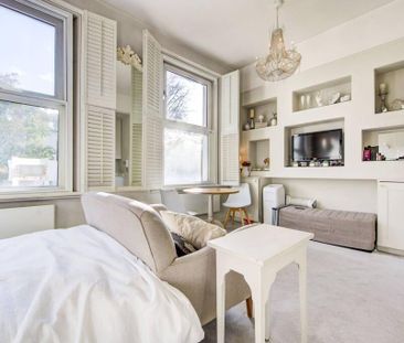 Studio to rent - Photo 1