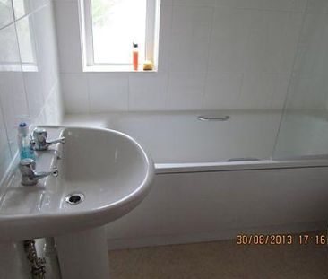 3 bedroom property to rent - Photo 3