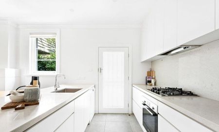 2/5 Webb Street, Brighton - Photo 4