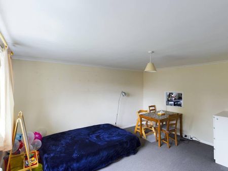 2 bedroom maisonette to rent - Photo 3