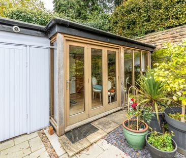 The Coach House, NG7 - Photo 1
