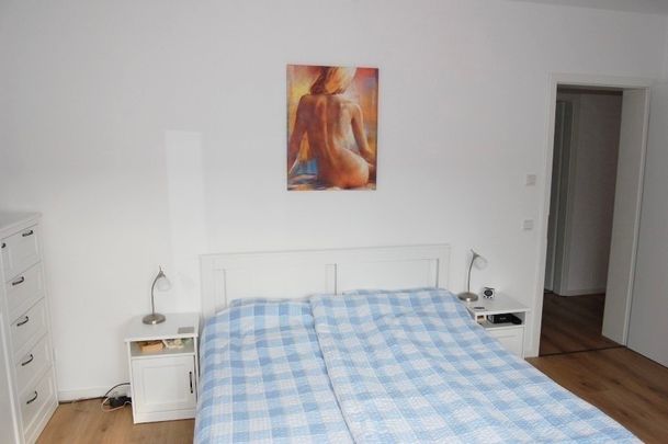 Hochwertige 3-Zimmer Dachgeschosswohnung mit Süd-Balkon! - Photo 1