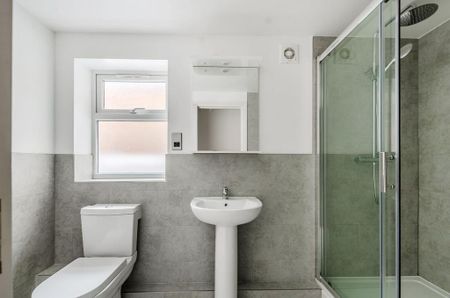 4 bedroom terraced house to rent - Photo 2
