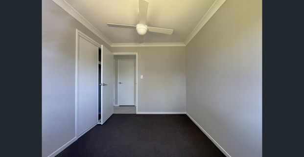 2 Bedroom Home Unit - Air Conditioned, Garage, Great Yard - Photo 1