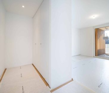 SURE TO BE A HIT MAGNIFICENT 3.5-PIECE NEW WITH BALCONY - Photo 5