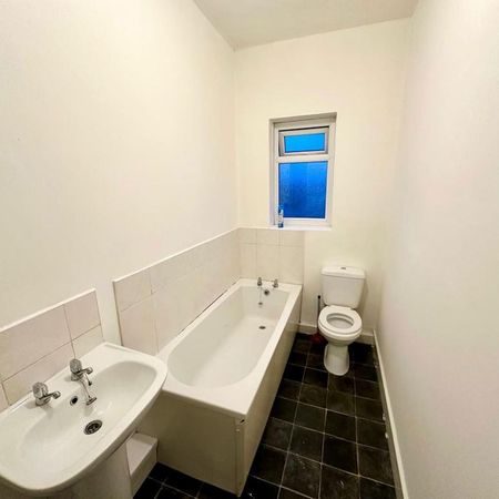 1 bedroom ground floor flat to rent - Photo 4