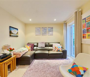 Pear Tree Avenue, Long Ashton - Photo 2